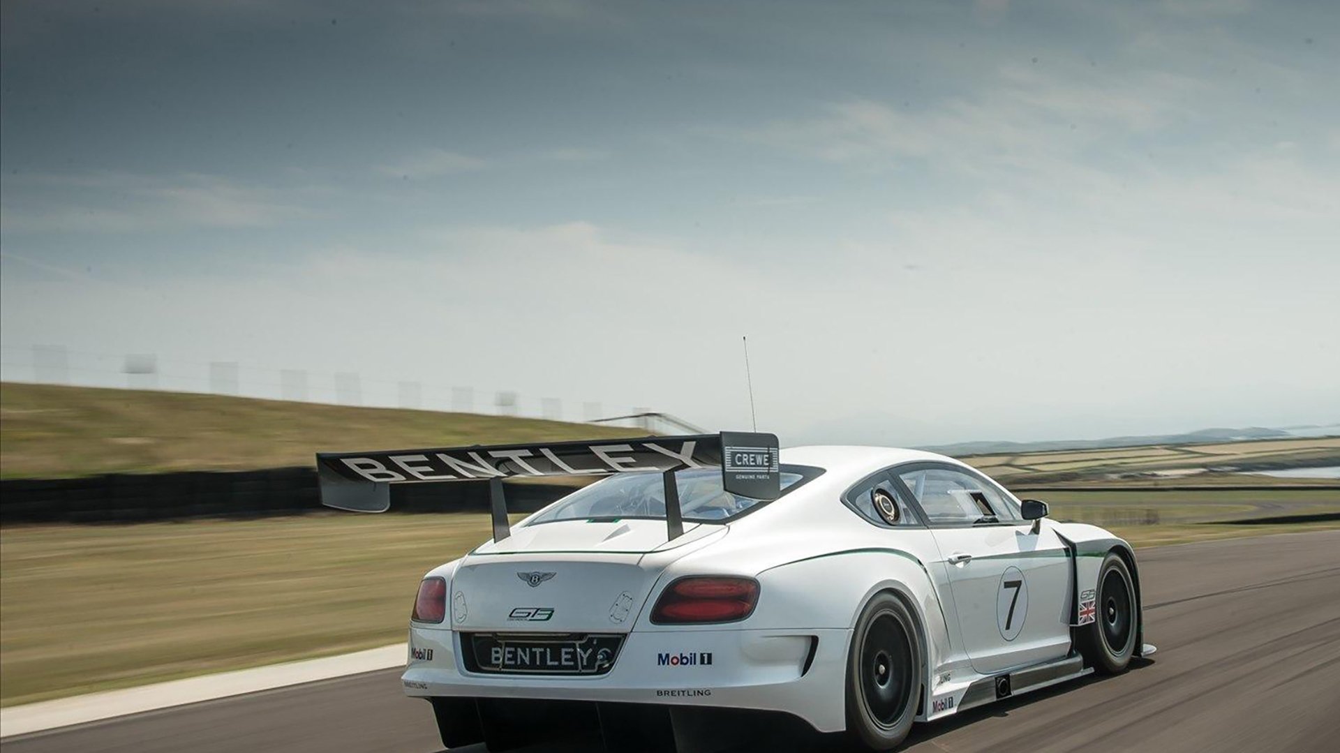 九游体育线上-_网球运动员的日常：训练、复盘与心态调节_，网球训练表