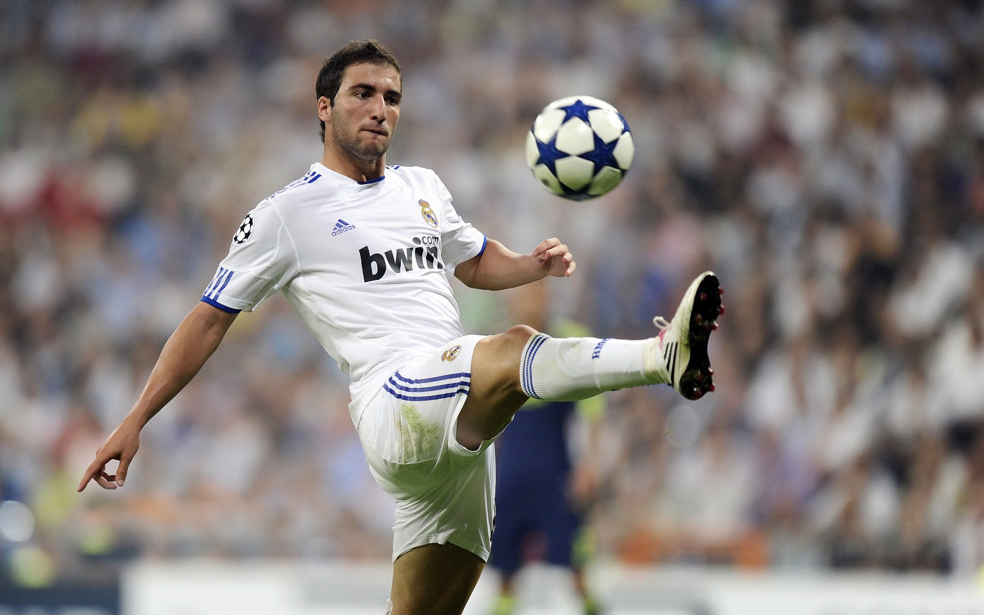 九游娱乐网站-足球运动员心理健康管理逐步常态化，专业指导普及，足球运动员比赛心理分析